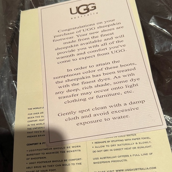 NWT UGG Classic Tall Women’s Boots in Chocolate - Picture 10 of 10